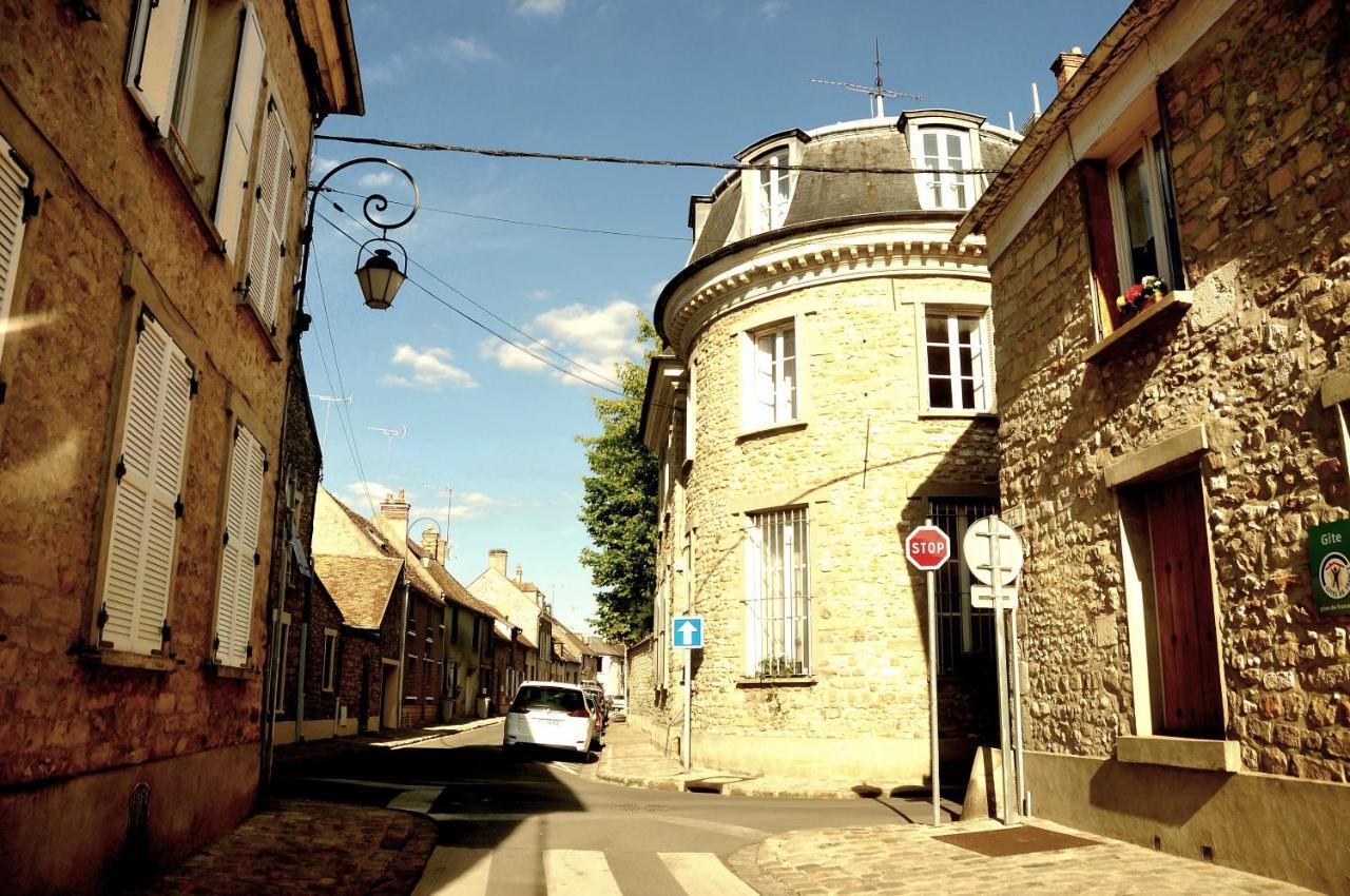 Appartement En Plein Cœur De Milly-la-forêt *